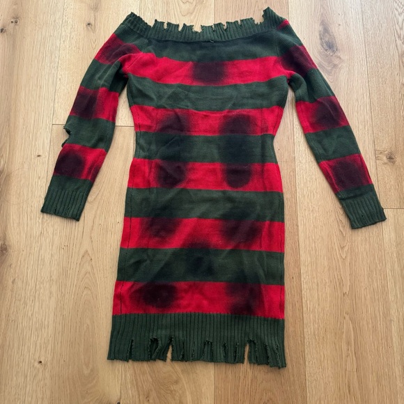Freddie Krueger A Nightmare on Elm Street Adult Womens Costume Small S 2-4 - Picture 3 of 6